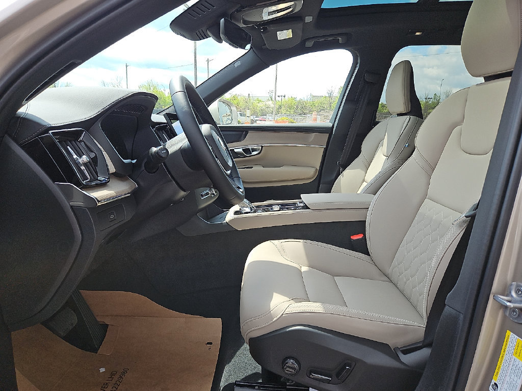 New 2026 Volvo XC90 B6 Plus w/ Protection Package Premier AWD/4WD image 12