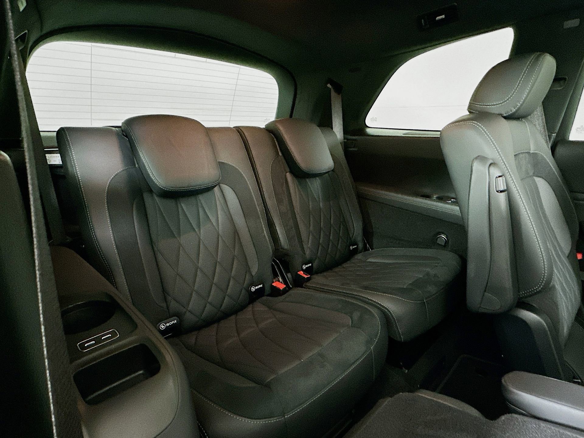 Used 2025 Mercedes-Benz GLS 63 AMG 4MATIC image 30