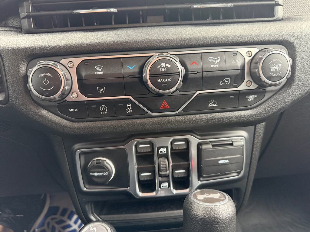 Used 2024 Jeep Wrangler Sport S image 16