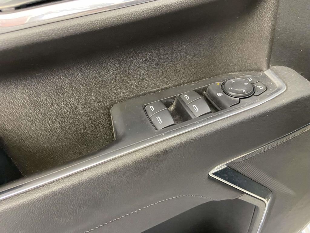 Used 2023 Chevrolet Silverado 1500 LT AWD/4WD image 19