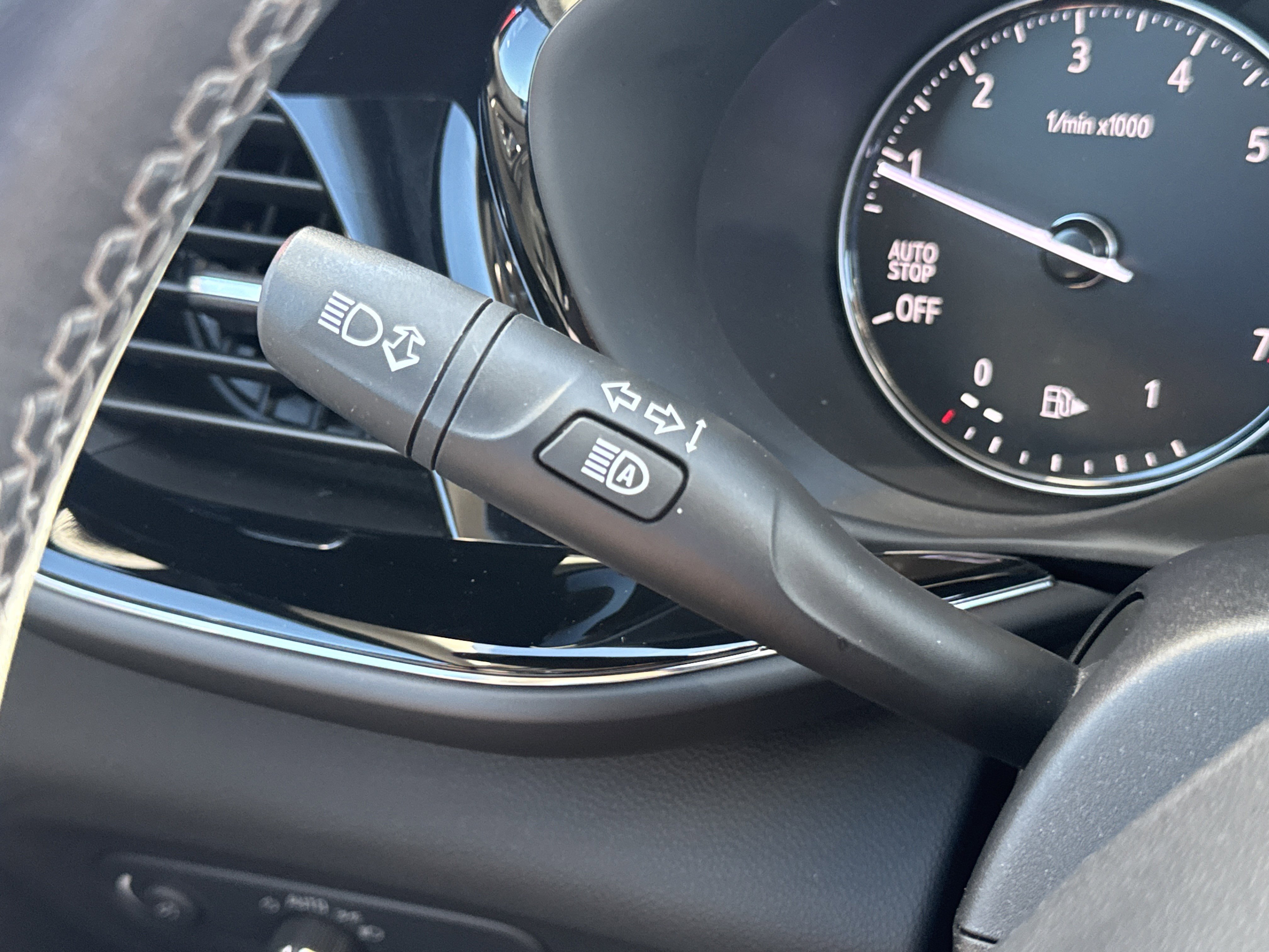 Used 2023 Buick Envision Avenir image 16