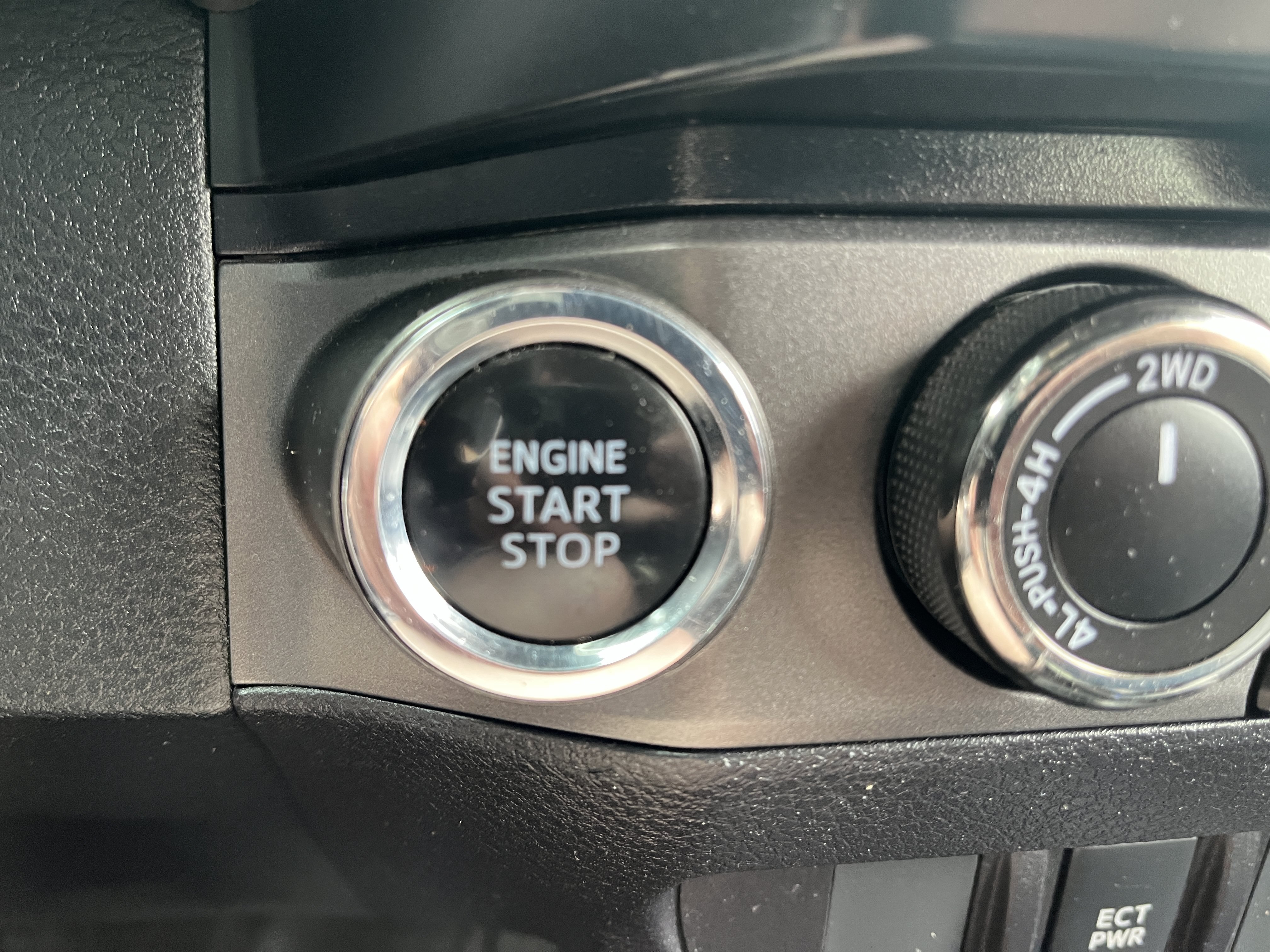 Used 2019 Toyota Tacoma TRD Off-Road AWD/4WD image 32