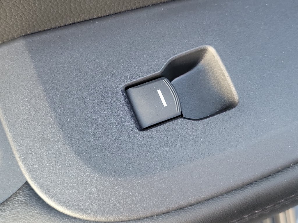 Used 2027 Honda HR-V LX image 16