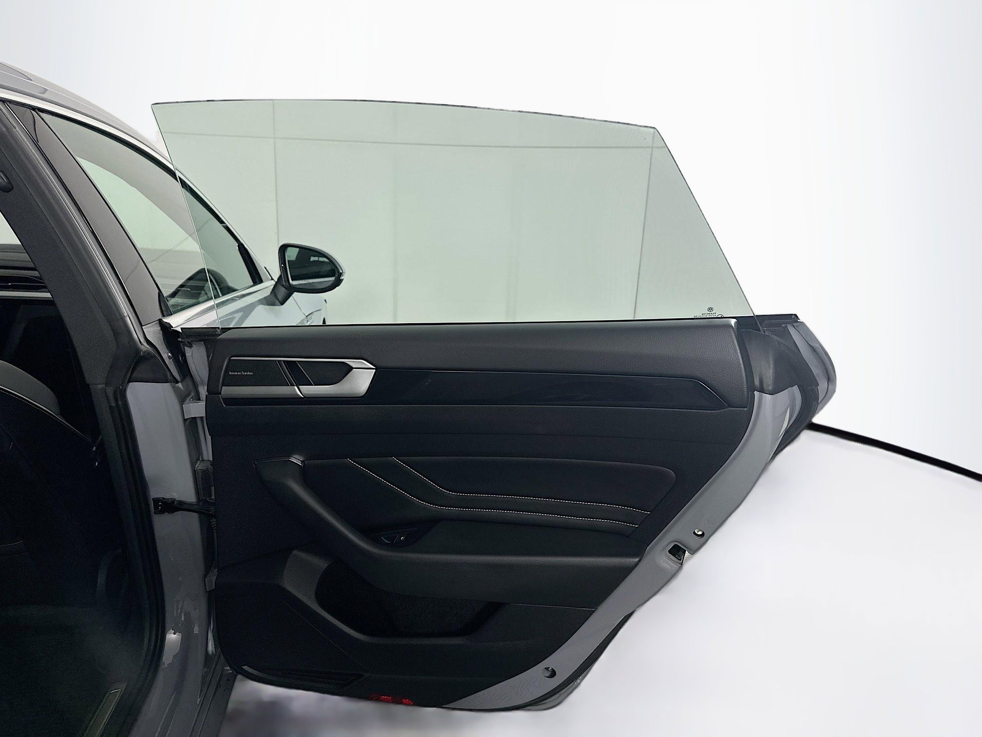 Used 2023 Volkswagen Arteon SEL Premium image 31