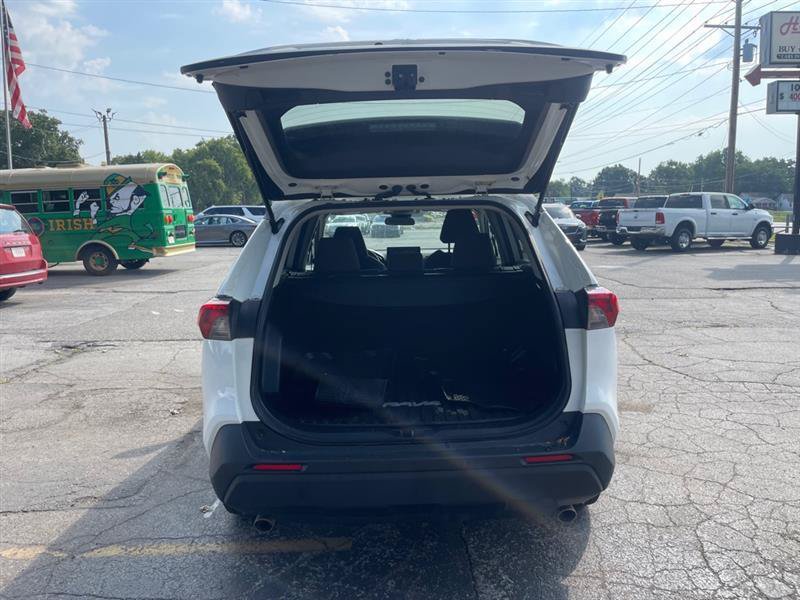 Used 2022 Toyota RAV4 LE FWD image 10