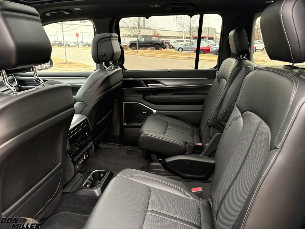 Used 2024 Jeep Wagoneer Series II w/ Convenience Group I image 29