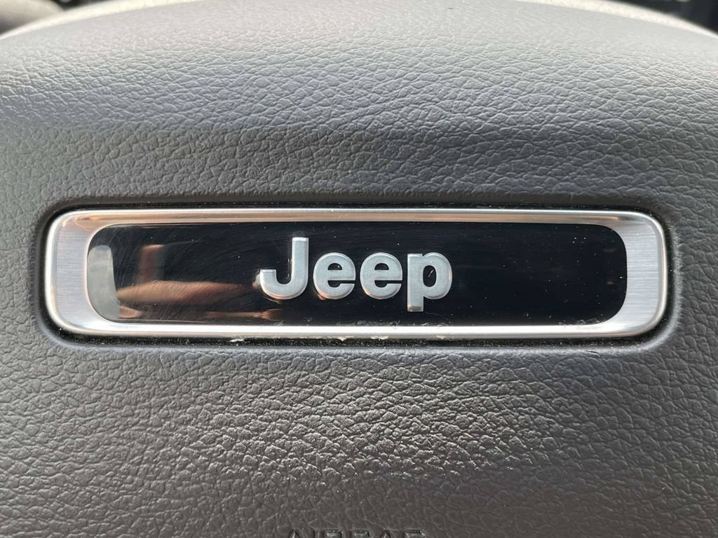 Used 2025 Jeep Compass Limited AWD/4WD image 29
