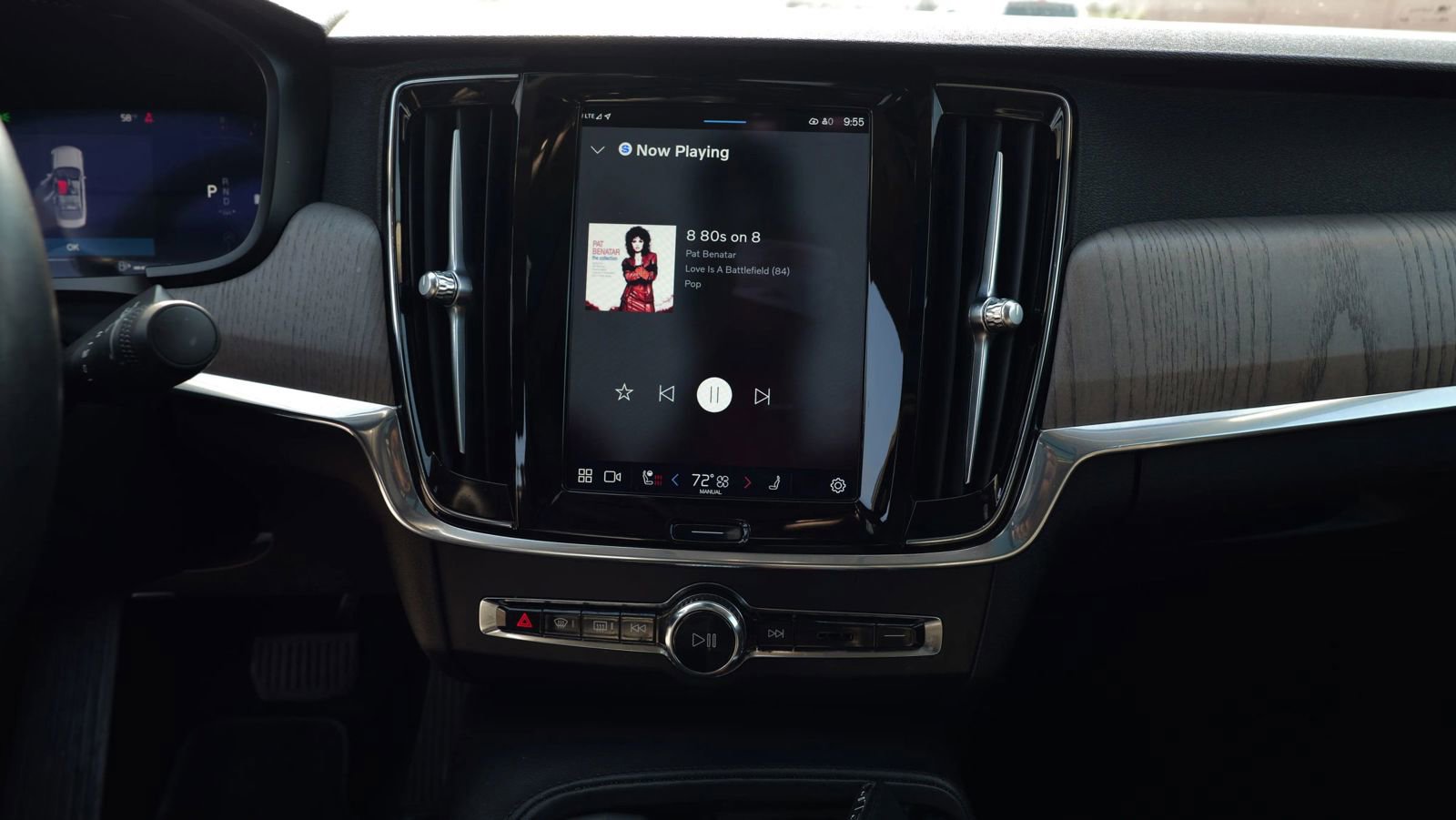 Used 2023 Volvo S90 B6 Plus image 21