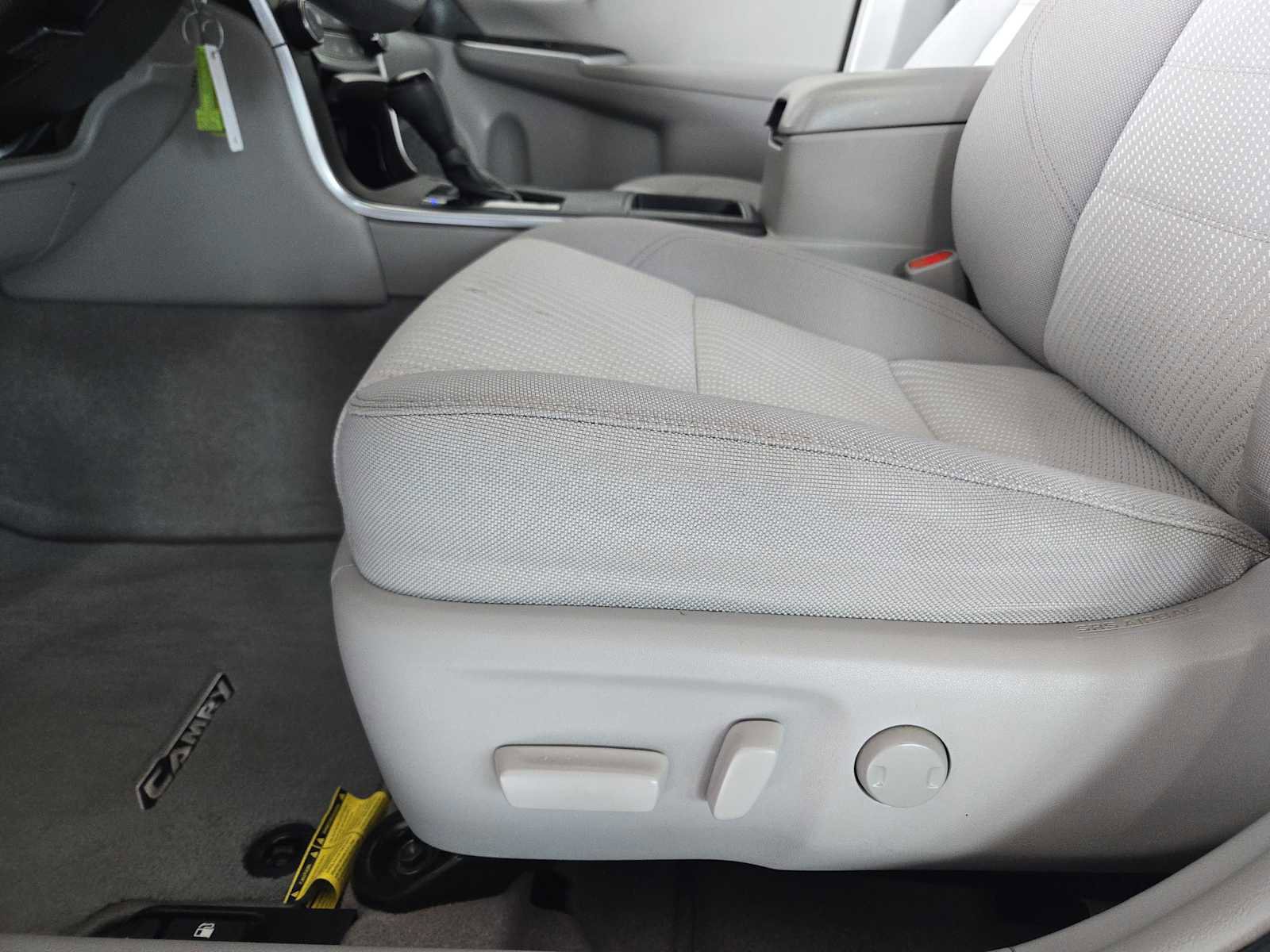 Used 2016 Toyota Camry LE image 22