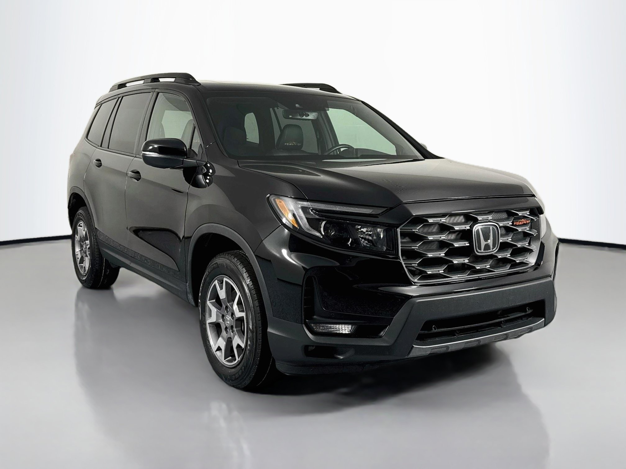 Certified 2023 Honda Passport TrailSport image 3