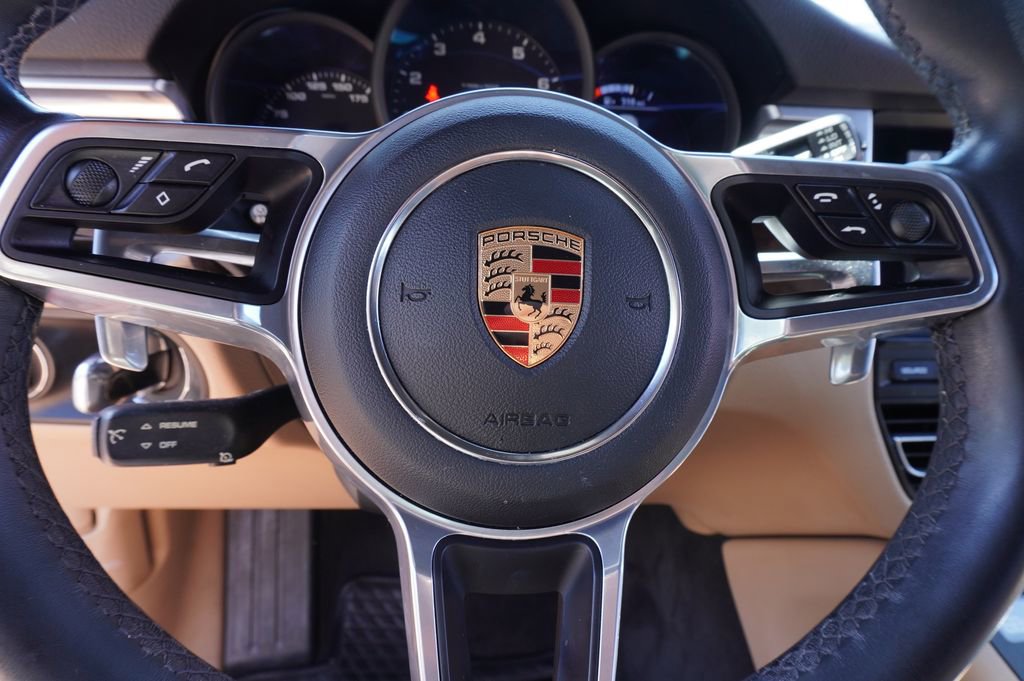 Used 2020 Porsche Macan Base image 18