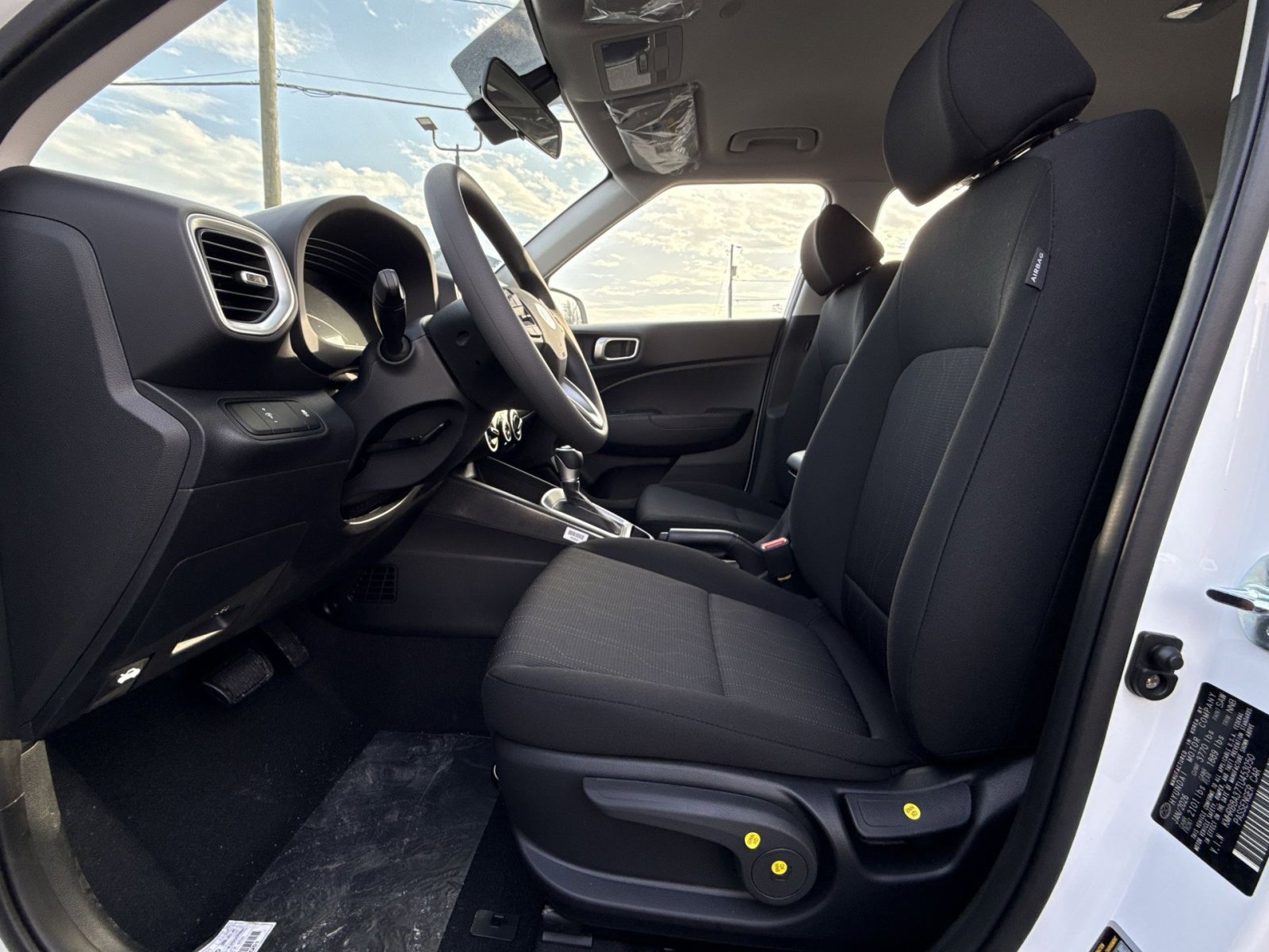 New 2026 Hyundai Venue SE image 13