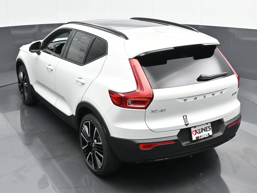 Used 2025 Volvo XC40 B5 Plus w/ Climate Package AWD/4WD image 37