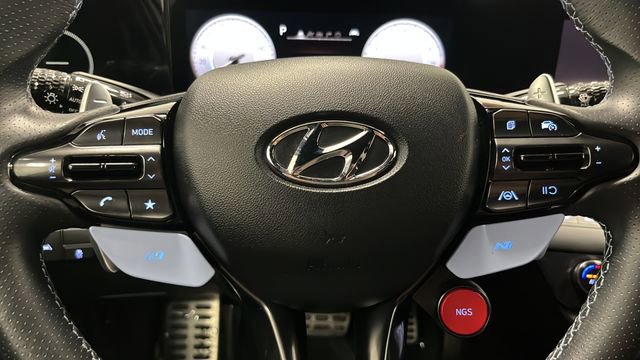Used 2022 Hyundai Elantra N w/ Preferred Accessory Package FWD image 16