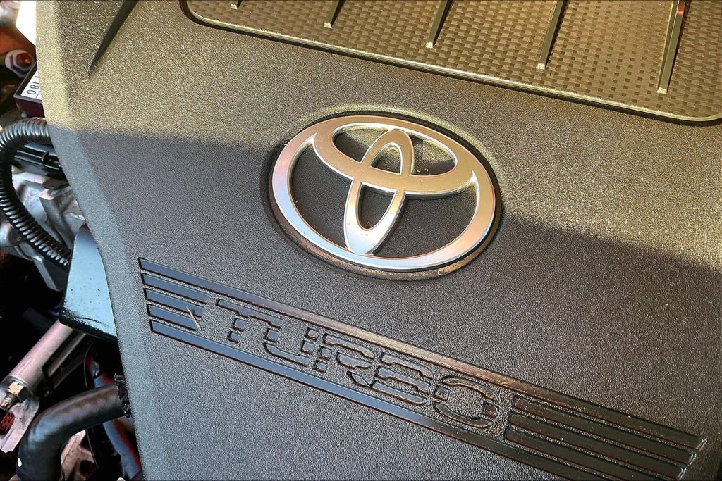 Used 2023 Toyota Highlander L image 42