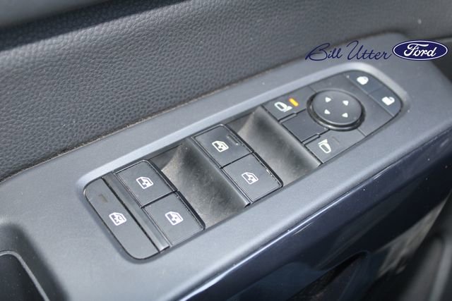 Used 2025 Nissan Pathfinder SV image 22