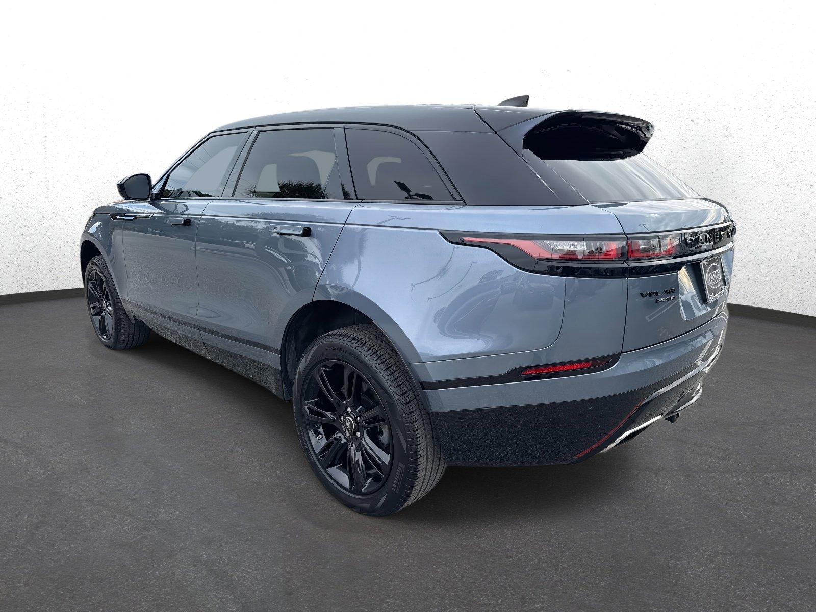 Used 2020 Land Rover Range Rover Velar R-Dynamic S image 5