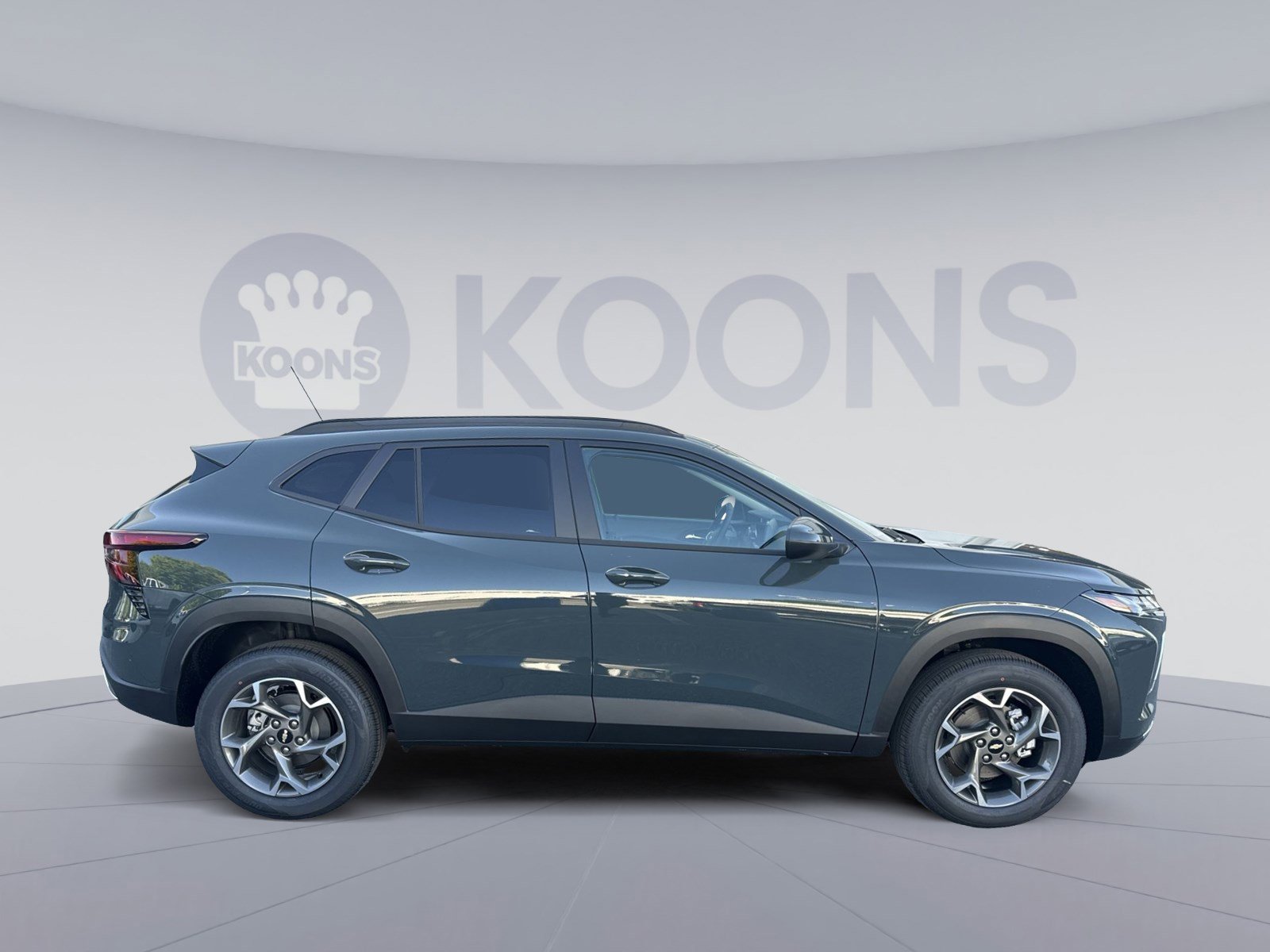 New 2026 Chevrolet Trax LT w/ Driver Confidence Package FWD image 5