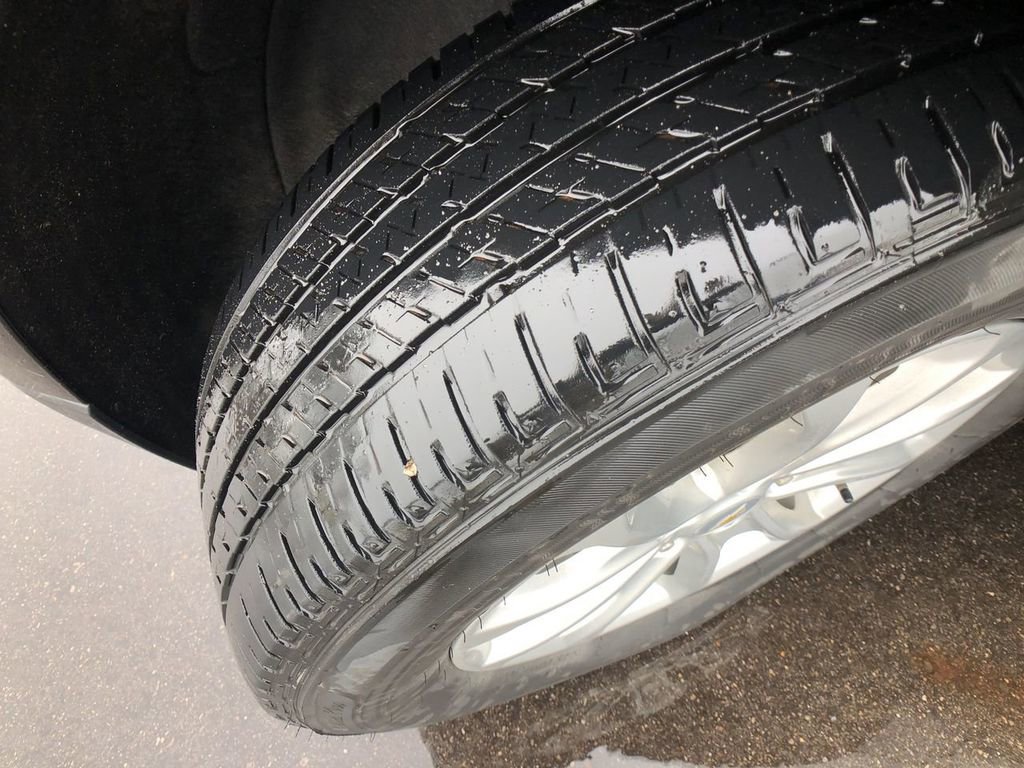 Used 2020 Chevrolet Equinox LT w/ Driver Convenience Package image 11