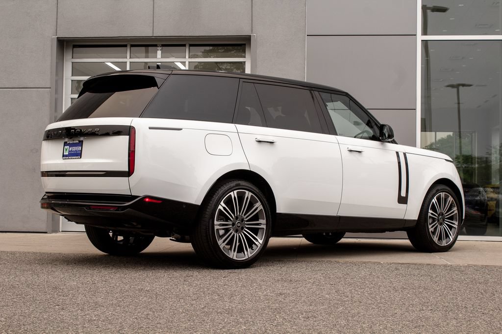 Used 2025 Land Rover Range Rover Long Wheelbase SE AWD/4WD image 10