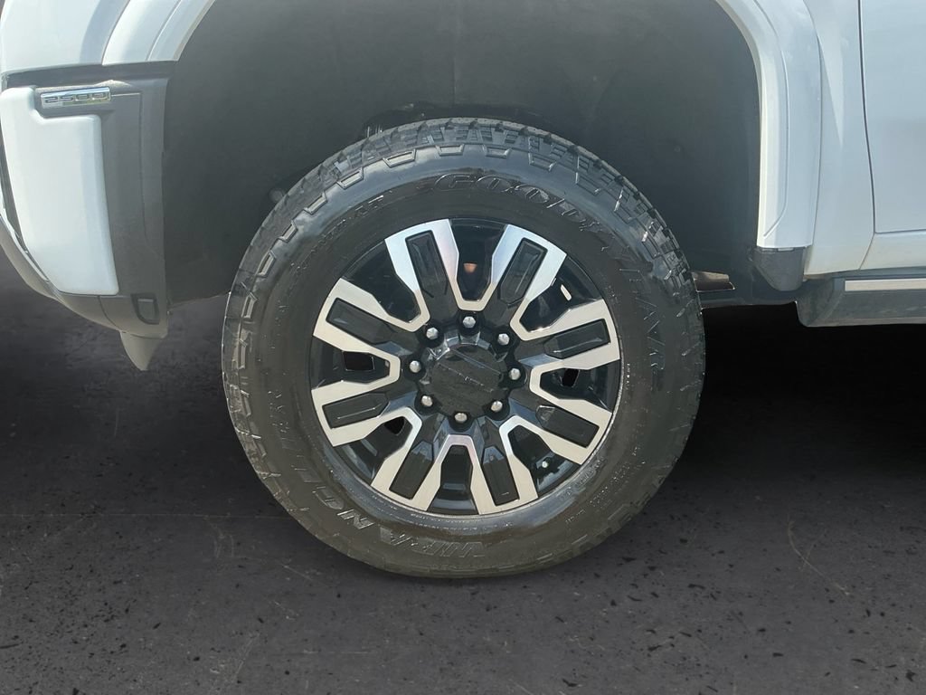 Used 2024 GMC Sierra 2500 Denali Ultimate AWD/4WD image 13