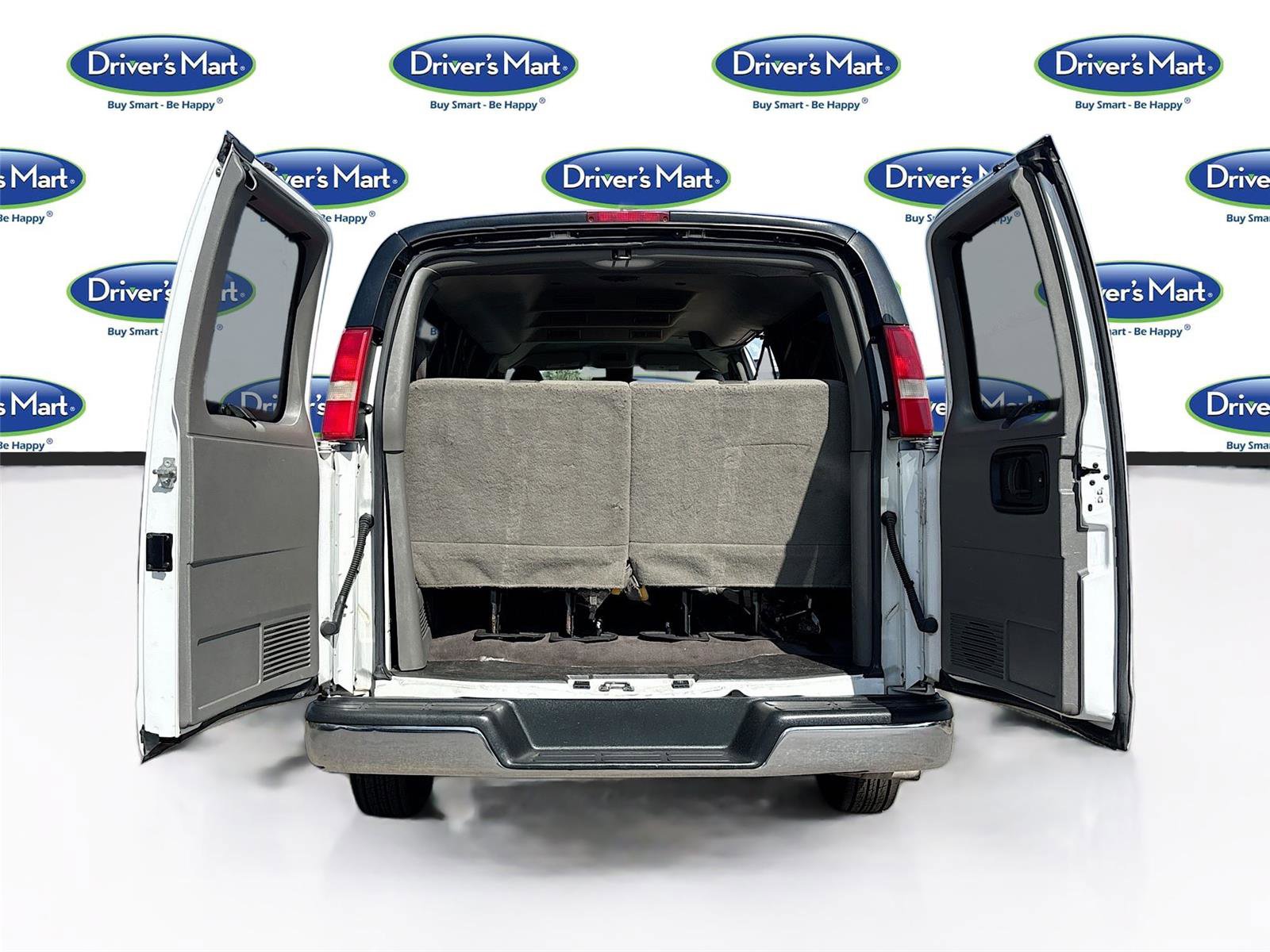 Used 2019 Chevrolet Express 3500 LT w/ LT Preferred Equipment Group RWD image 23