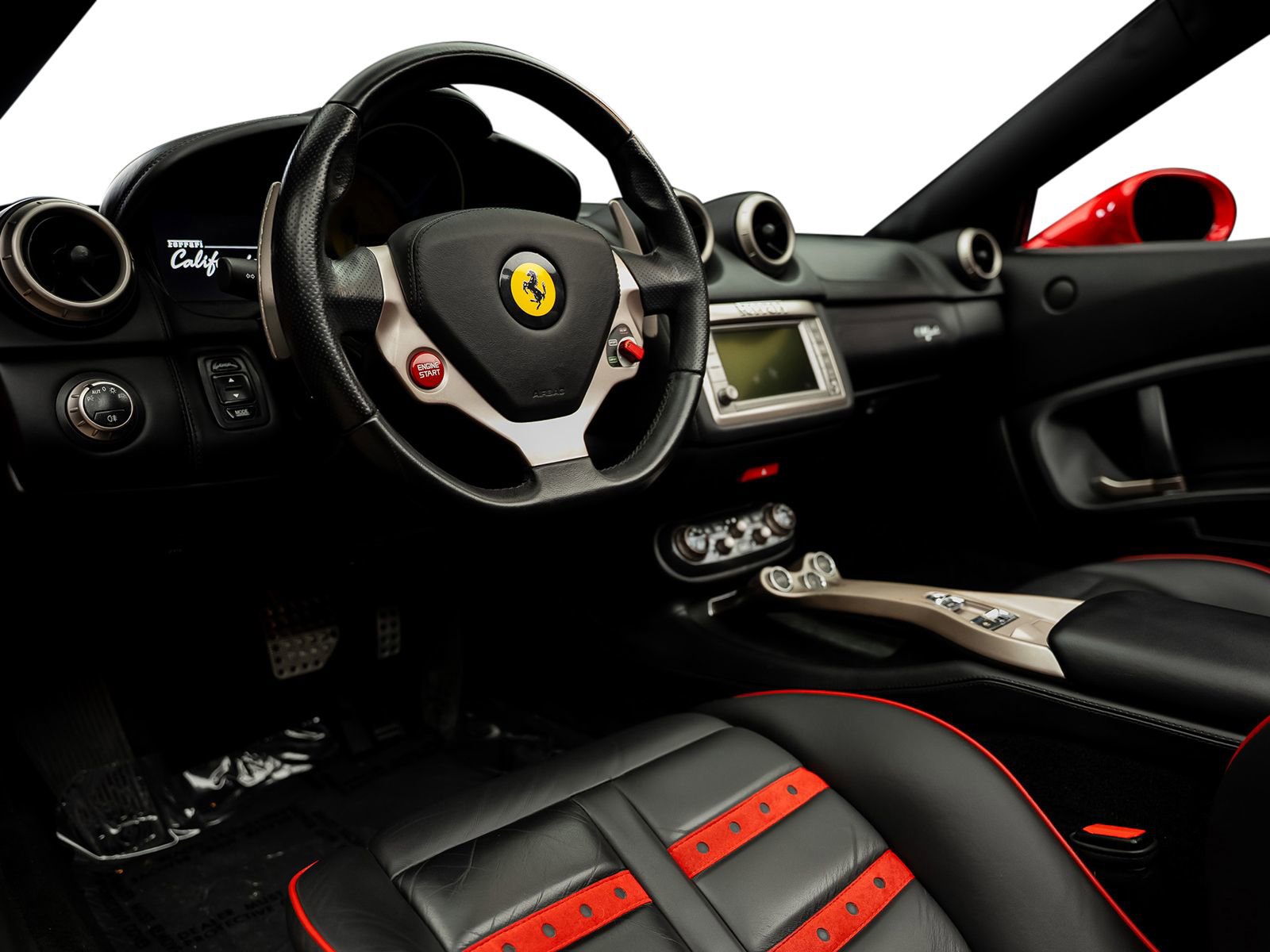 Used 2013 Ferrari California RWD image 44