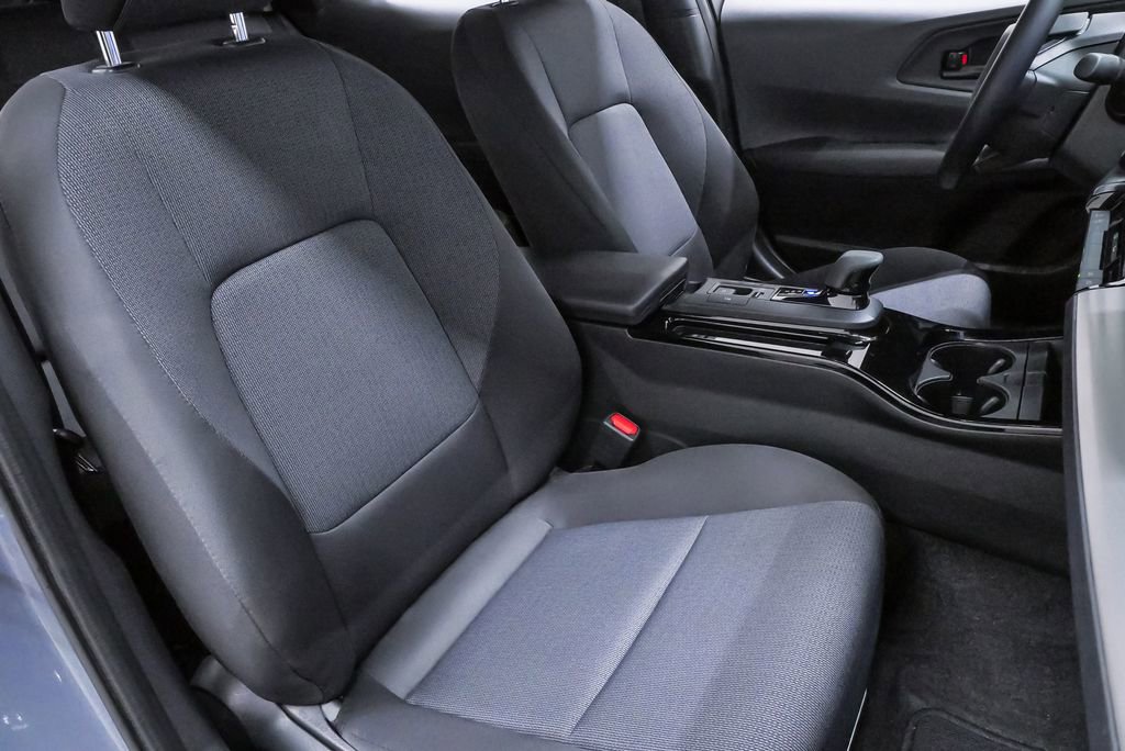 Used 2024 Toyota Prius LE FWD image 14