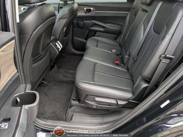 Certified 2022 Kia Sorento S w/ Panoramic Sunroof Package AWD/4WD image 27