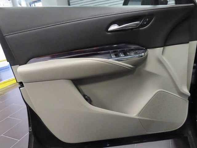 Certified 2023 Cadillac XT4 Luxury w/ Cold Weather Package AWD/4WD image 10