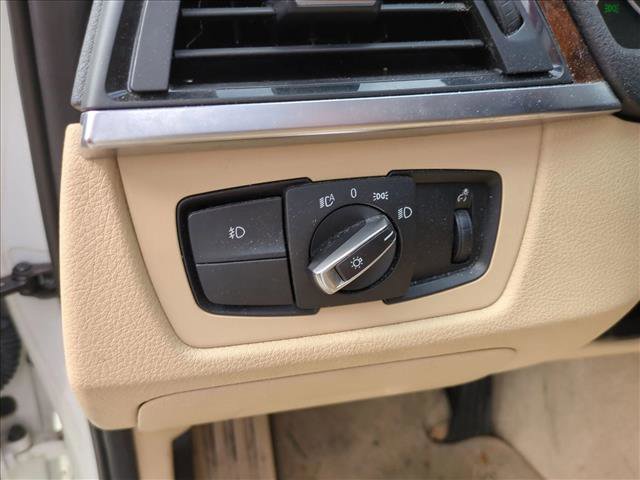 Used 2015 BMW 320i xDrive Sedan image 13