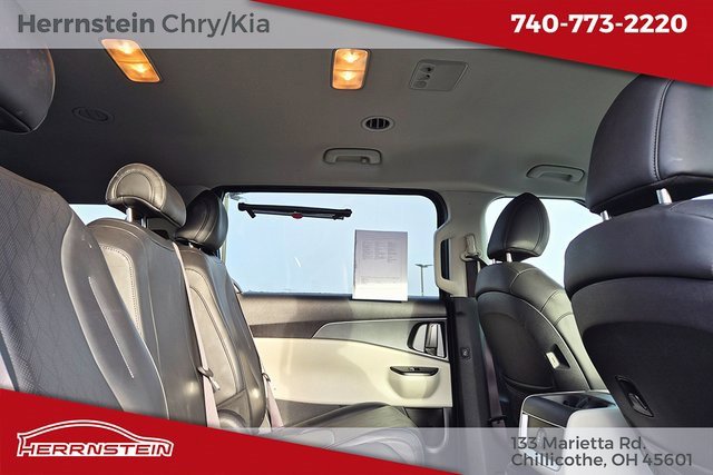 Used 2024 Kia Carnival LX image 27