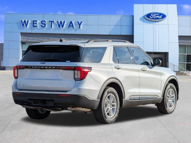 New 2026 Ford Explorer Active RWD image 3