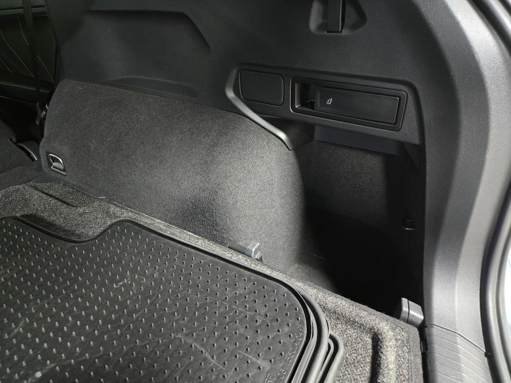 Used 2022 Volkswagen Tiguan SEL R-Line AWD/4WD image 50