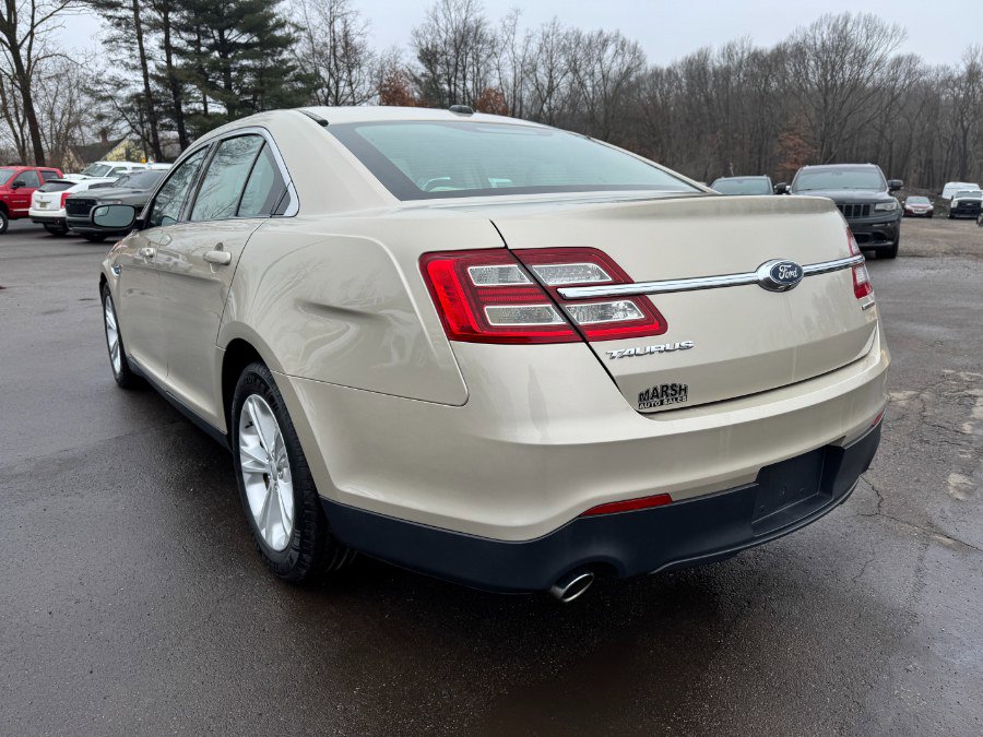Used 2017 Ford Taurus SE image 3