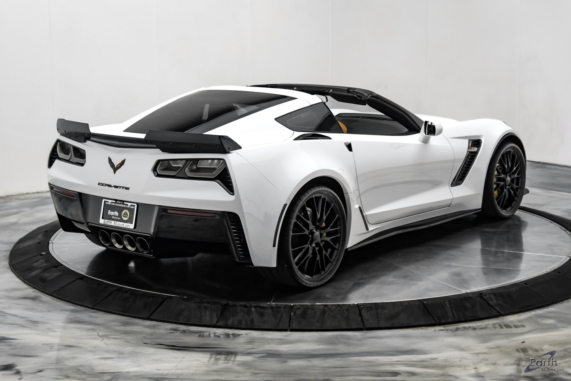 Used 2016 Chevrolet Corvette Z06 w/ 2LZ Preferred Equipment Group RWD image 22