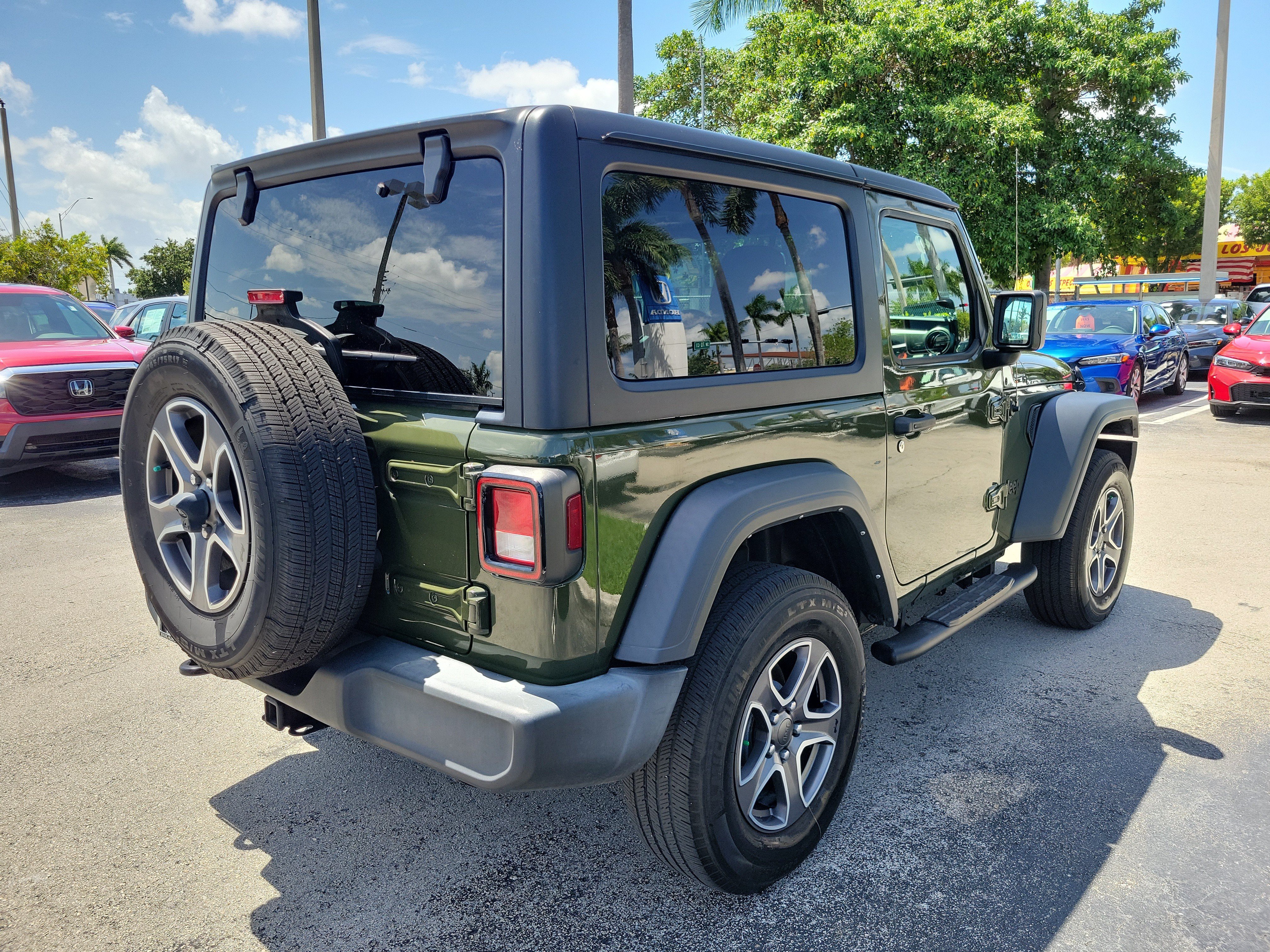 Used 2023 Jeep Wrangler Sport AWD/4WD image 3