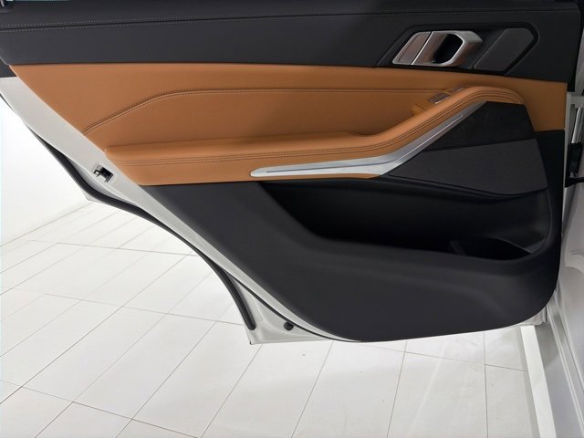 Certified 2024 BMW X7 xDrive40i w/ M Sport Package image 15