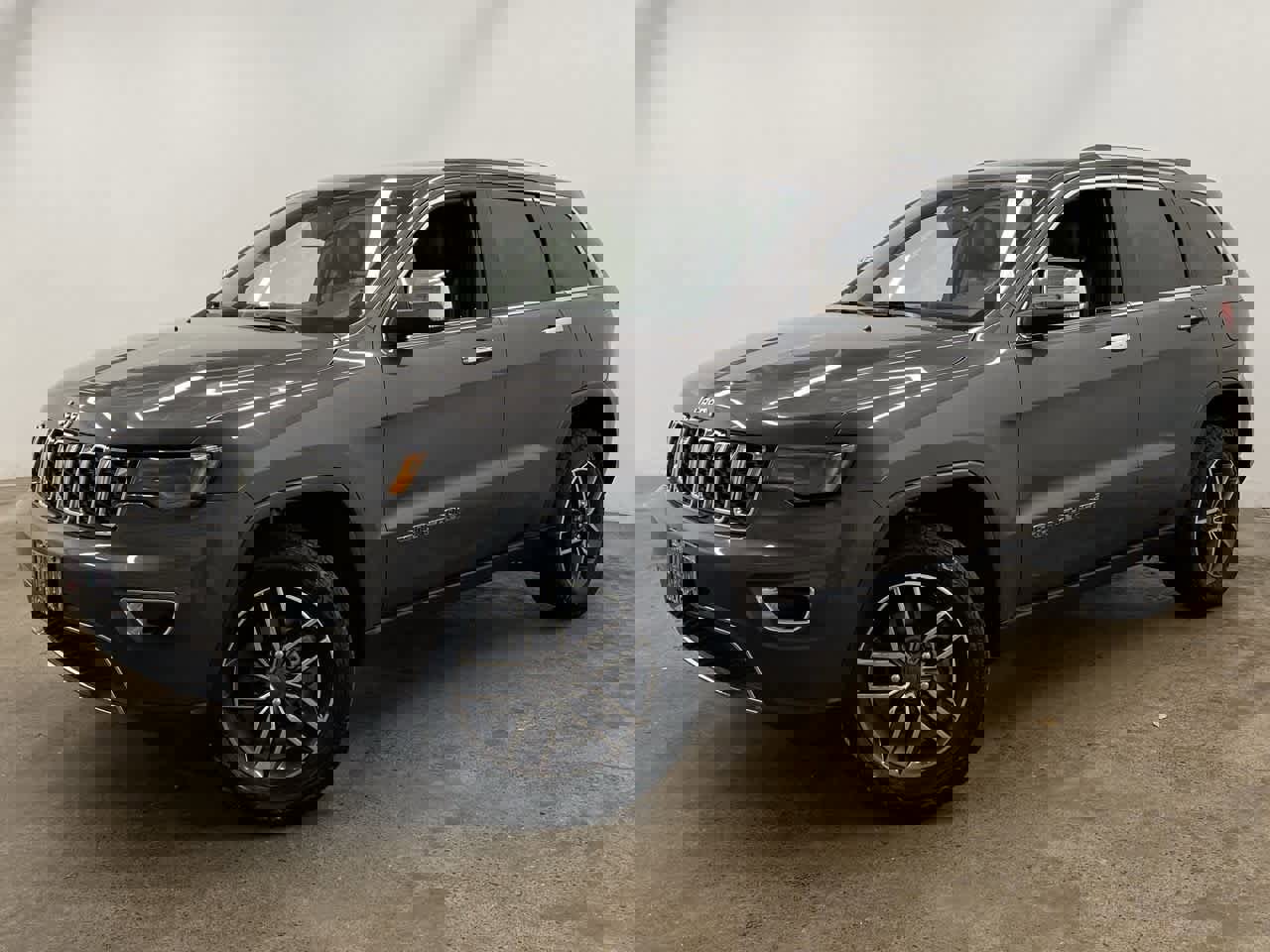 Used 2019 Jeep Grand Cherokee Limited w/ Luxury Group II image 1