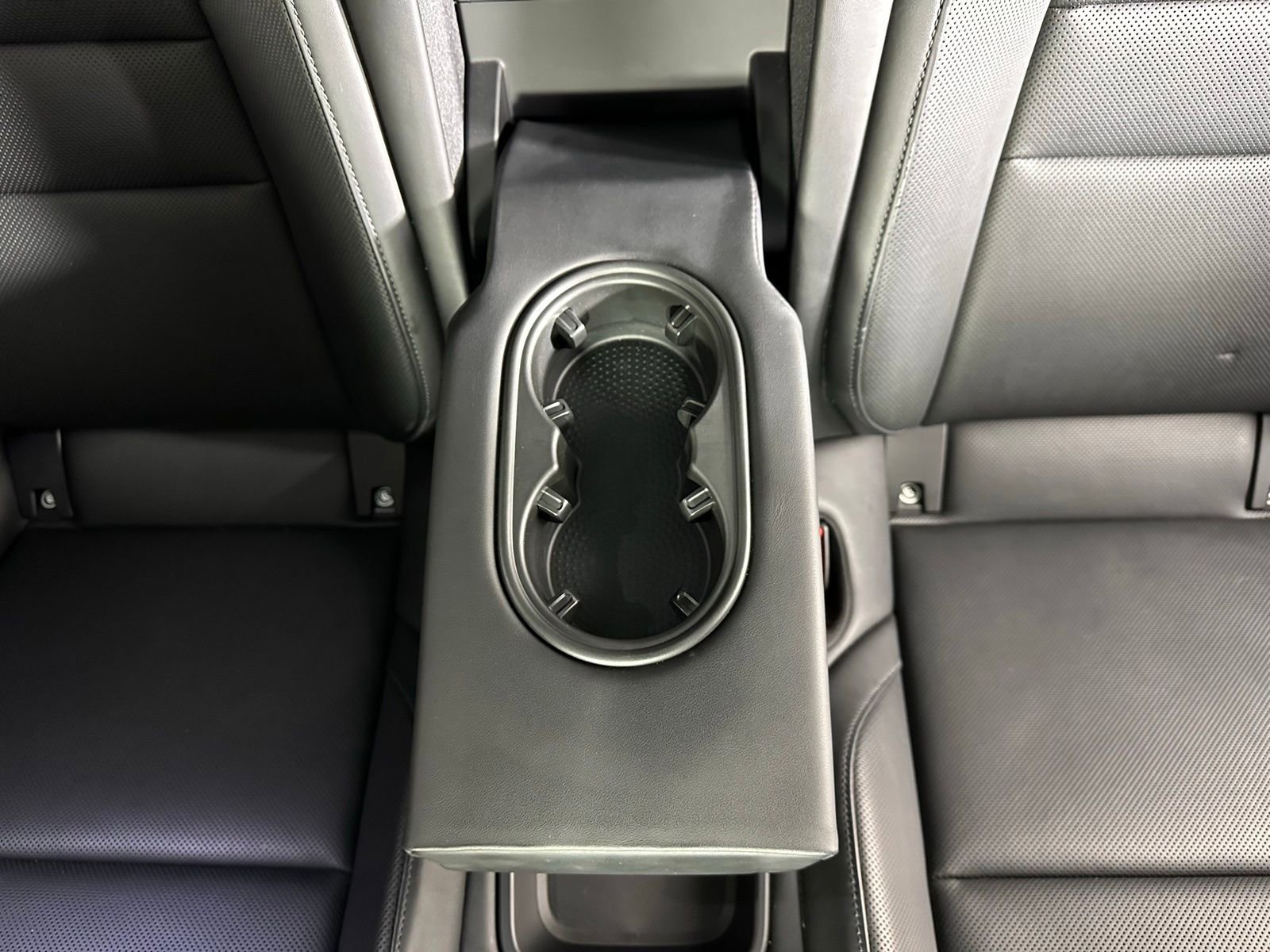 Used 2024 Porsche Taycan 4S w/ Premium Package image 28