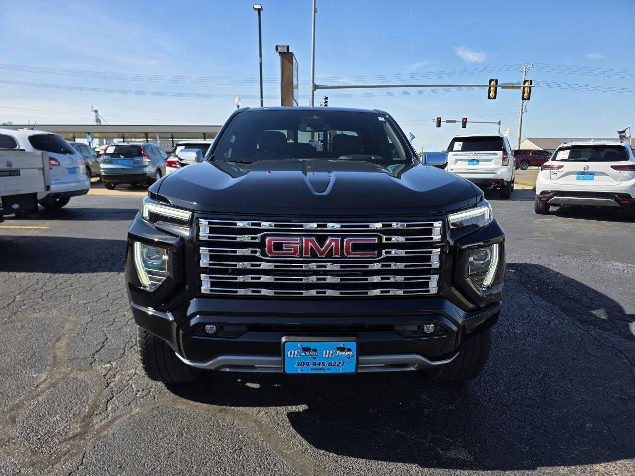 Used 2024 GMC Canyon Denali AWD/4WD image 4