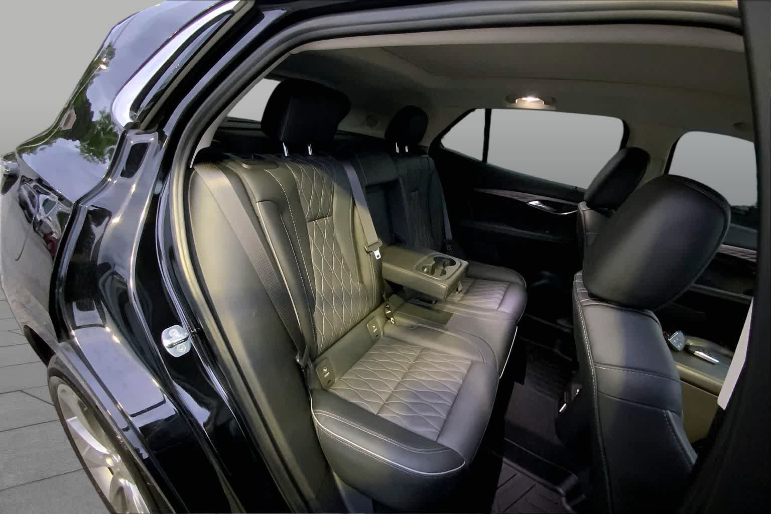 Used 2022 Buick Envision Avenir w/ Technology Package II FWD image 36
