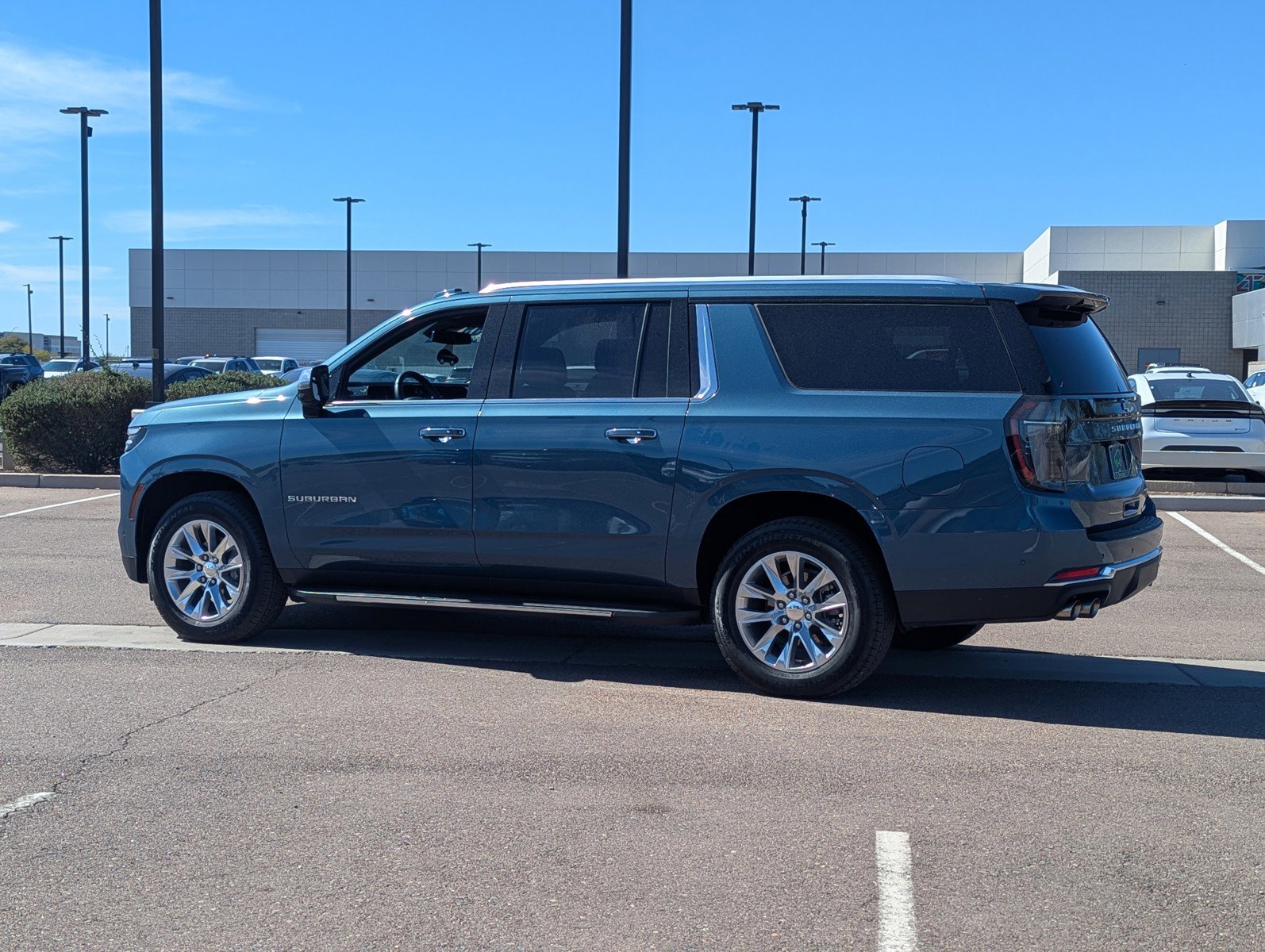 Certified 2025 Chevrolet Suburban Premier image 3
