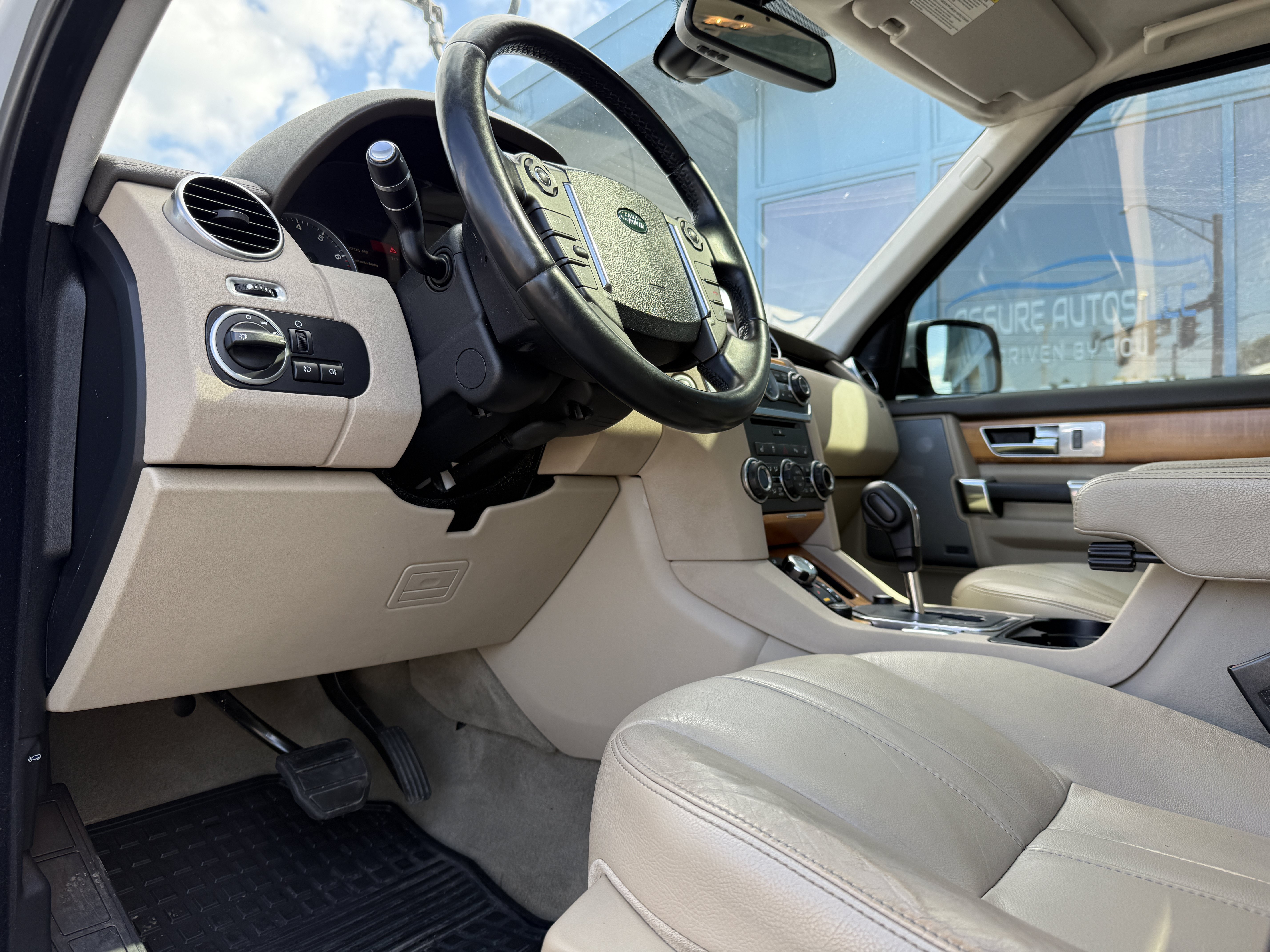 Used 2013 Land Rover LR4 HSE AWD/4WD image 15