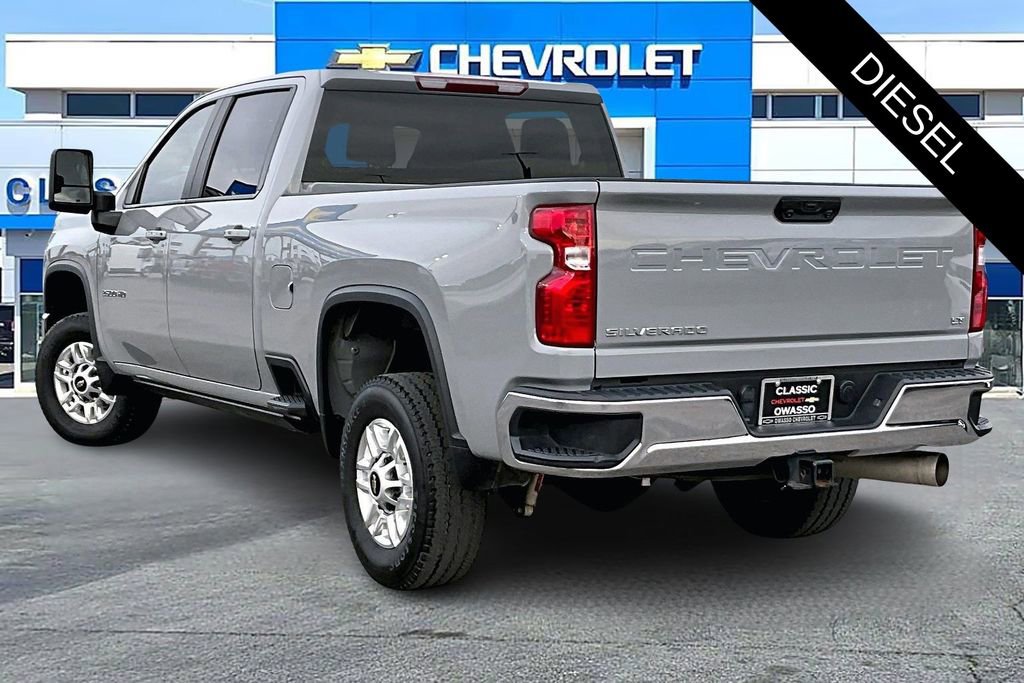 Used 2024 Chevrolet Silverado 2500 LT w/ Convenience Package image 4