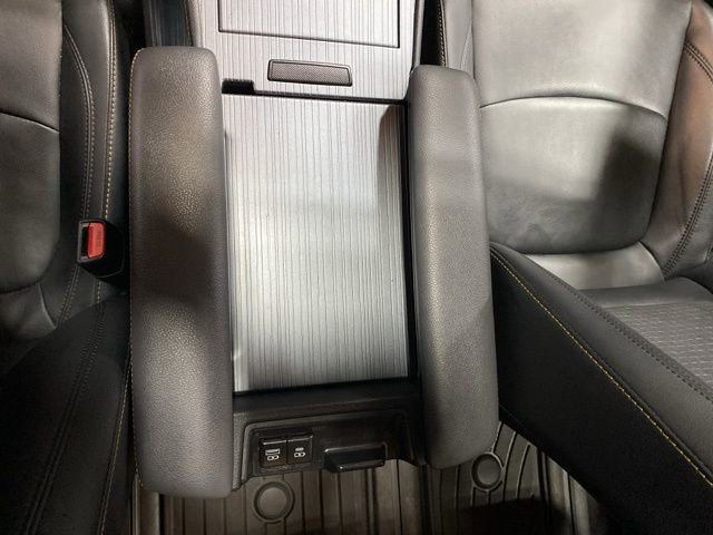 Used 2022 Toyota Sienna XLE Woodland Edition image 17