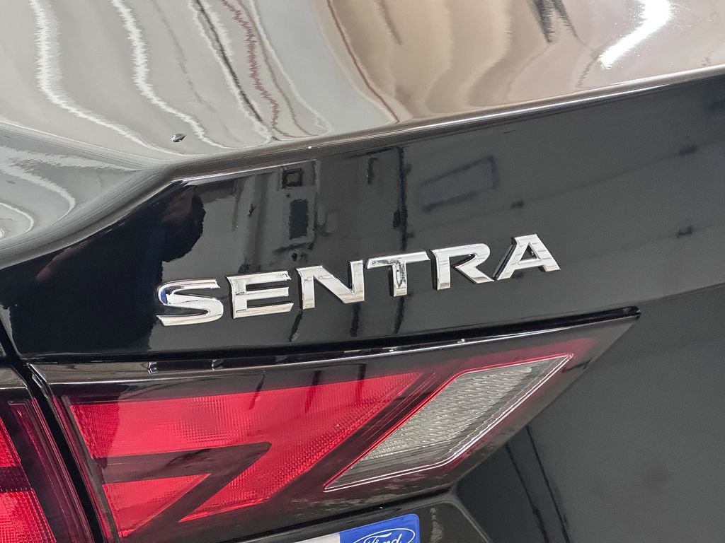 Used 2022 Nissan Sentra SV w/ SV Premium Package image 16