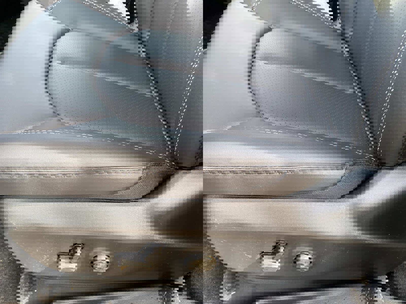 New 2026 Chrysler Voyager LX FWD image 10