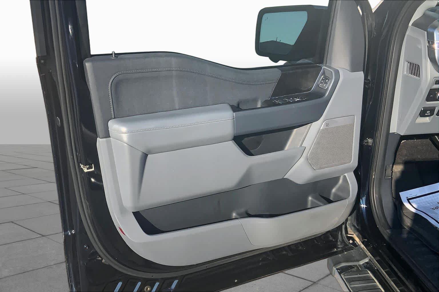 Used 2021 Ford F150 Lariat w/ Max Trailer Tow Package AWD/4WD image 22