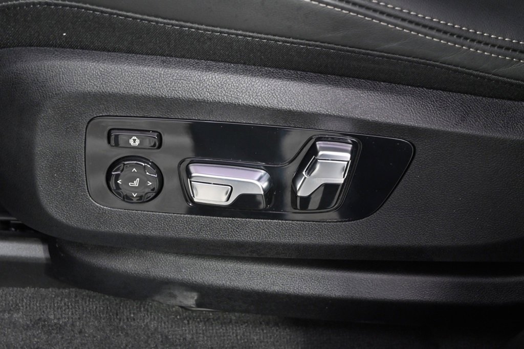 Used 2025 BMW X7 xDrive40i w/ M Sport Package image 14